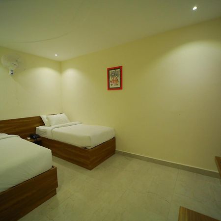 Dhruv Elite And Banquets Hotel Hyderabad Exterior foto